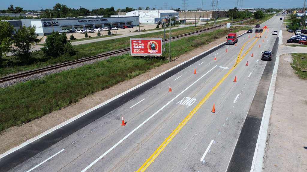 High-Traffic Roadway Asphalt mill and overlay in Houston, Texas
